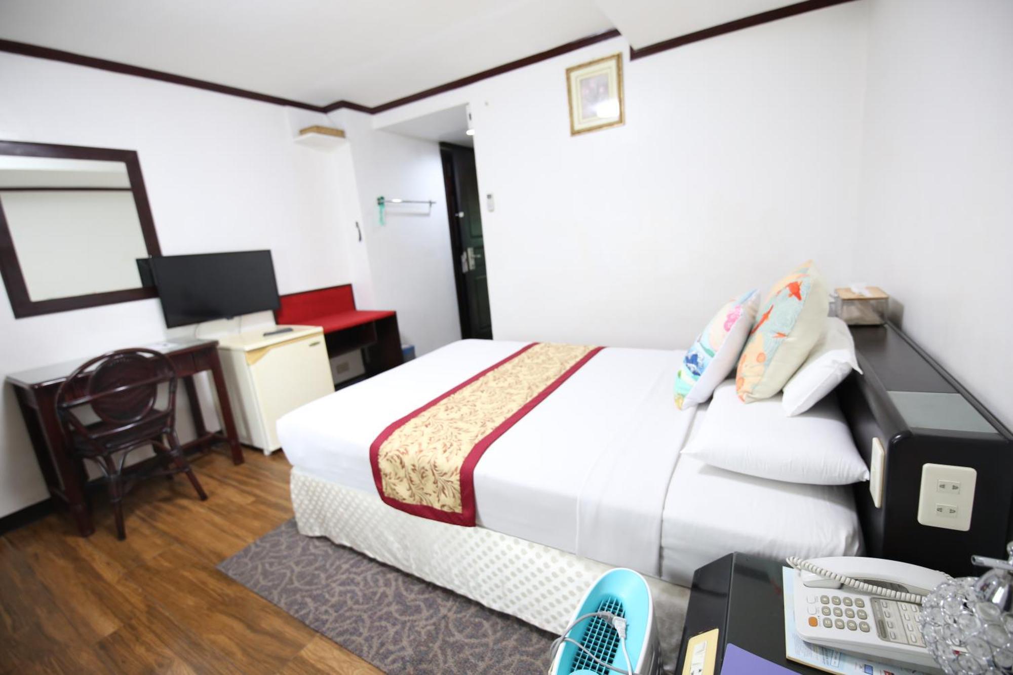 Hotel Asia Cebu Екстериор снимка