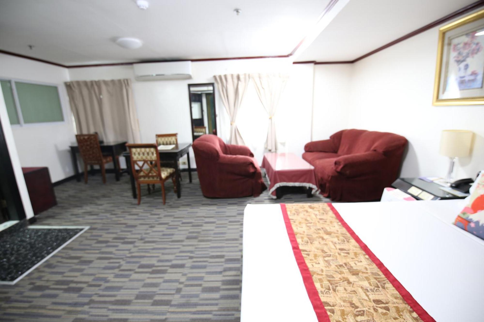 Hotel Asia Cebu Екстериор снимка