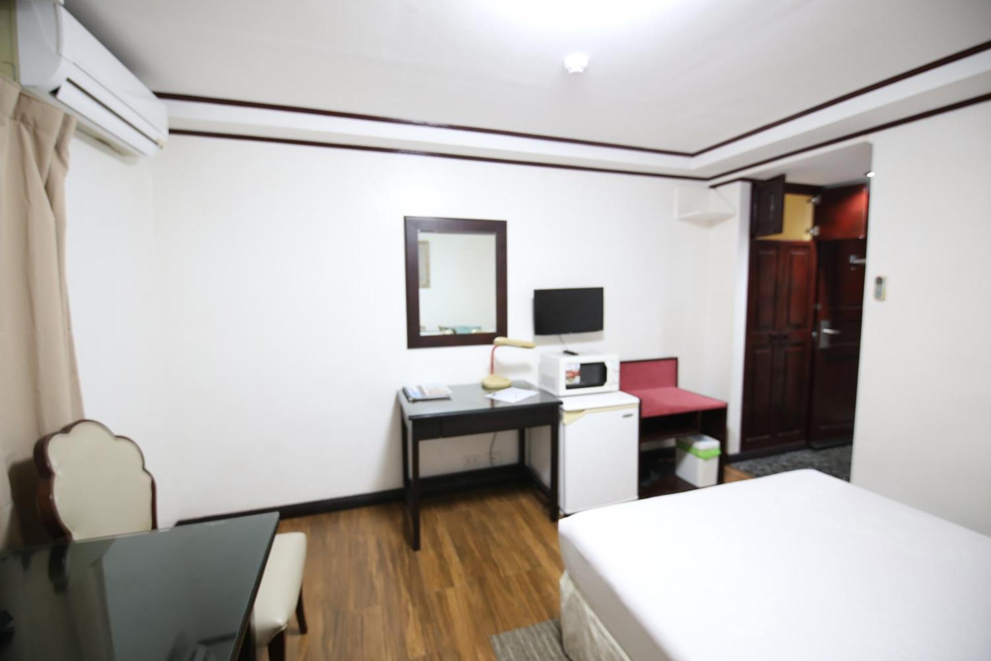 Hotel Asia Cebu Екстериор снимка