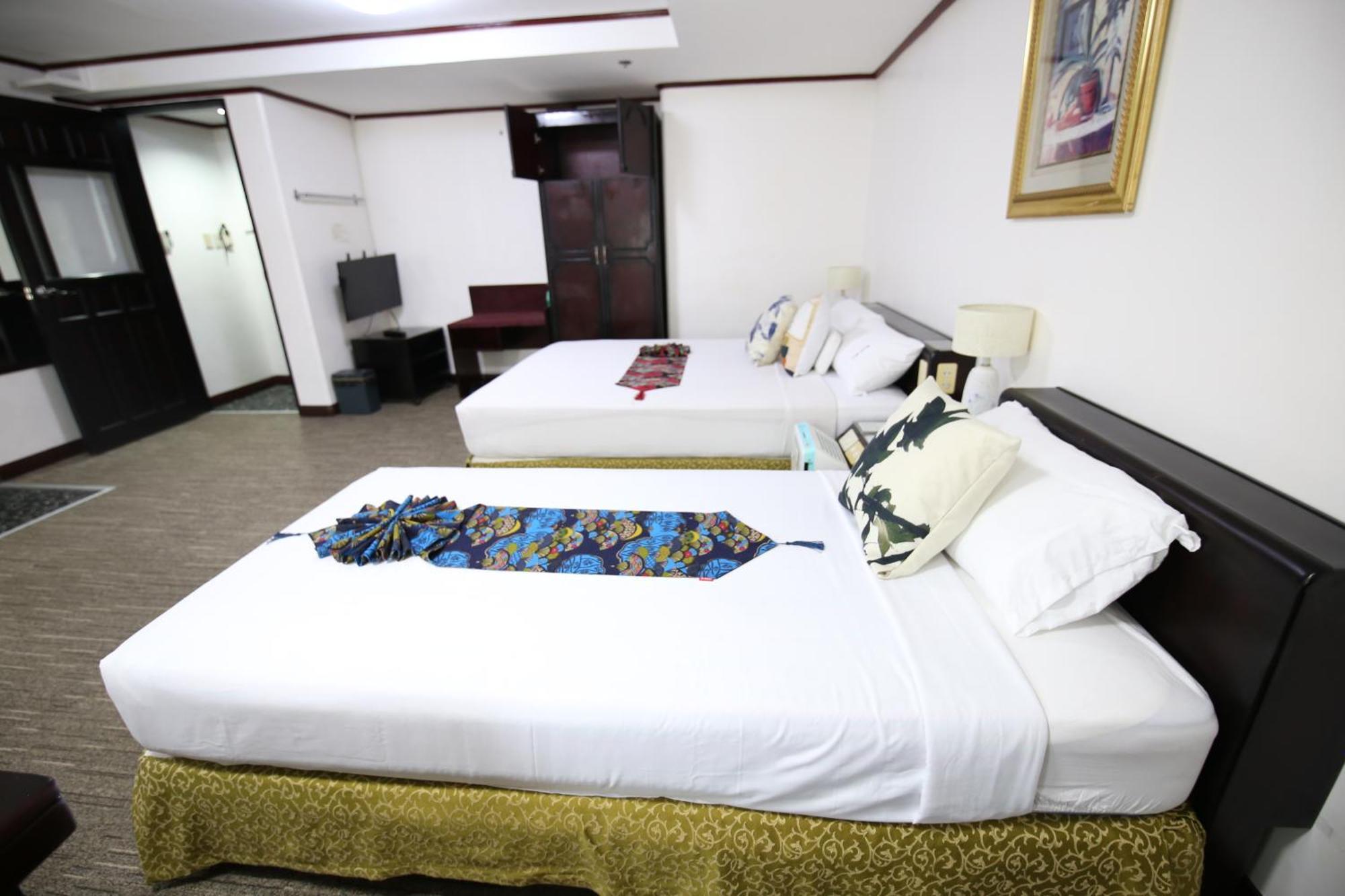 Hotel Asia Cebu Екстериор снимка