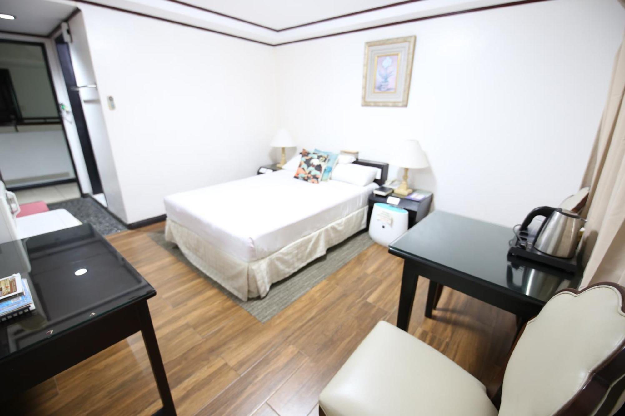 Hotel Asia Cebu Екстериор снимка